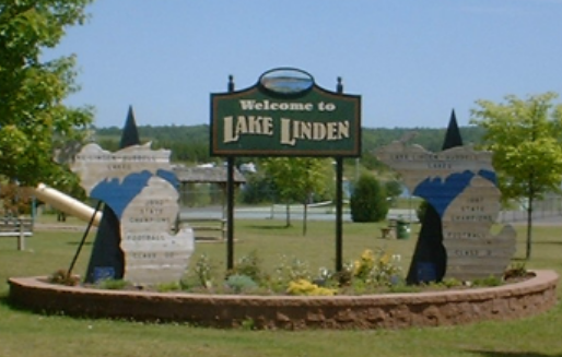 Welcome to Lake Linden sign in the middle of the campground.