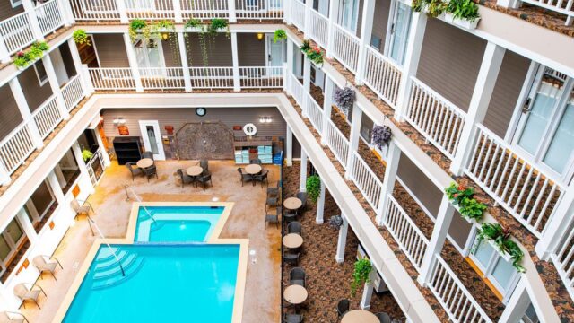 Lake-View-Hotel.jpg