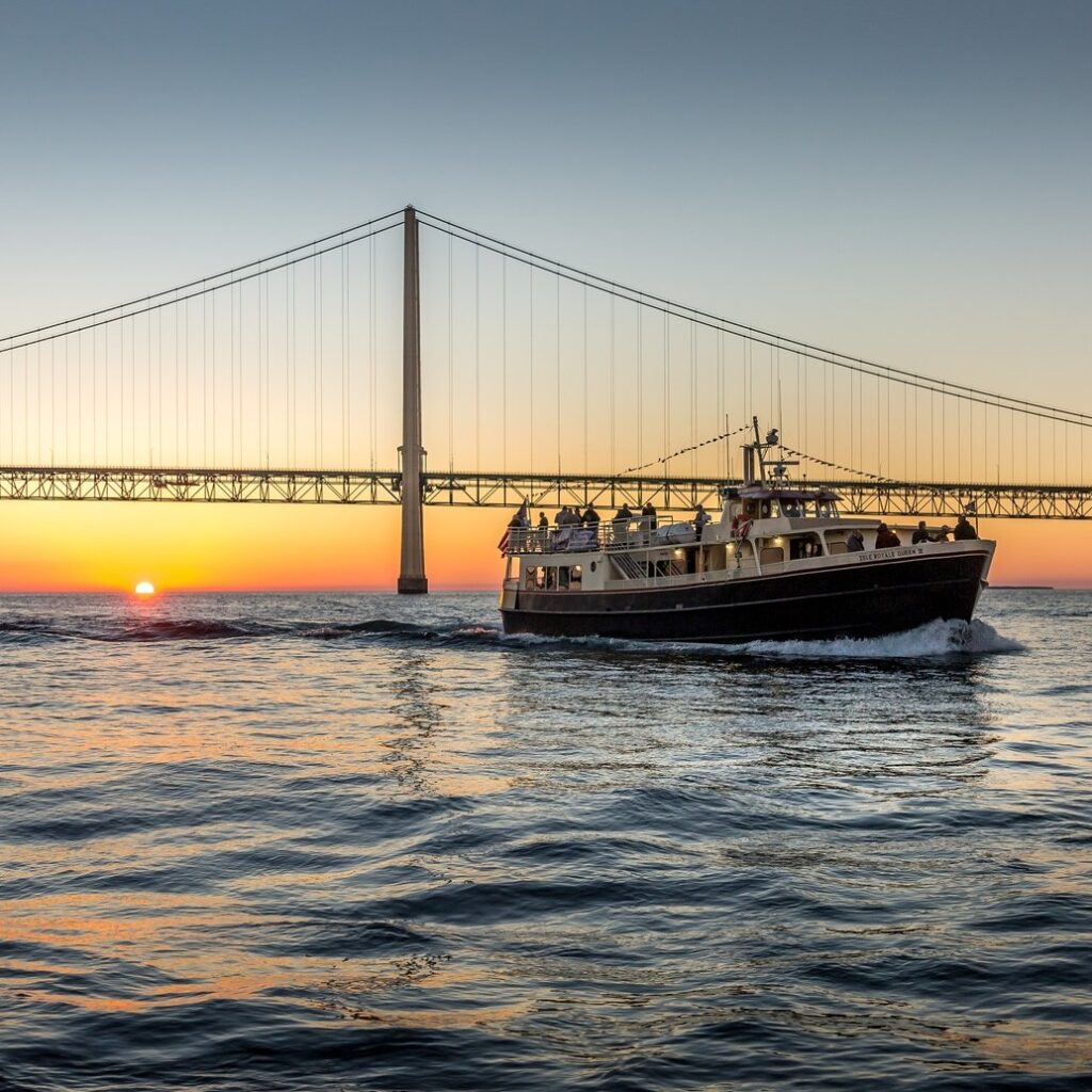 Sip-Sail-Cruises.jpg